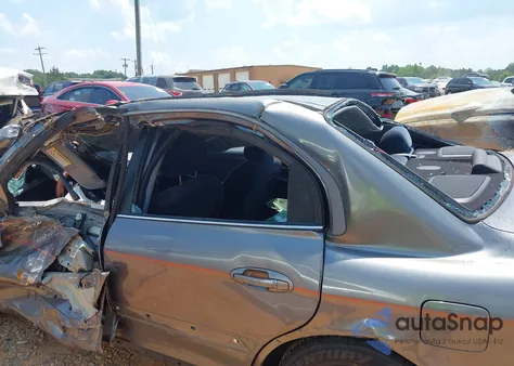 2004 Hyundai Sonata z USA, uszkodzony, nr VIN KMHWF25H84A015814